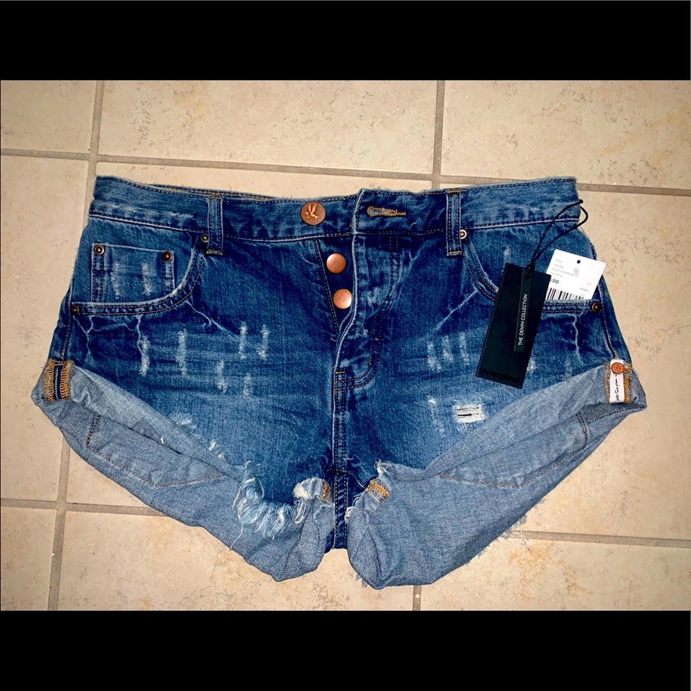 NEW WITH TAGS One teaspoon Pacifica Bandits shorts